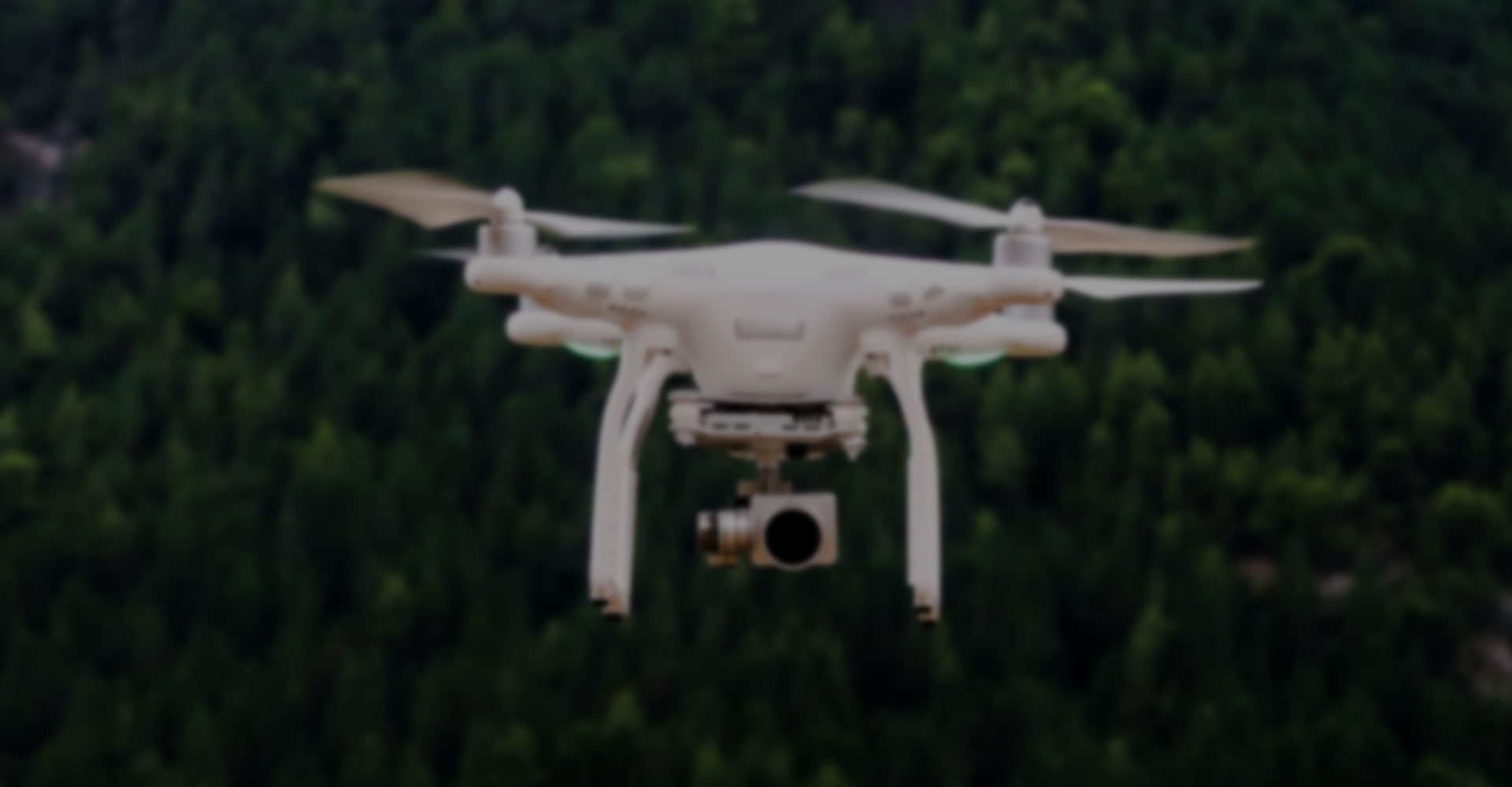 关键词：智慧园区，，，无人机巡检，，，园区安防，，深圳市艾特谷鑫科技;描述：深圳市艾特谷鑫科技智慧园区解决方案中的无人机巡检场景，，，，用于园区安防与管理